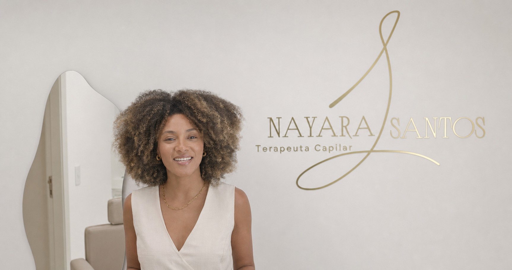 Nayara Santos em seu espaço de atendimento